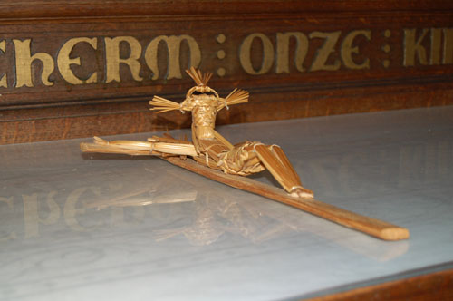Meersel-Dreef Chapel, Crucifixion in Straw